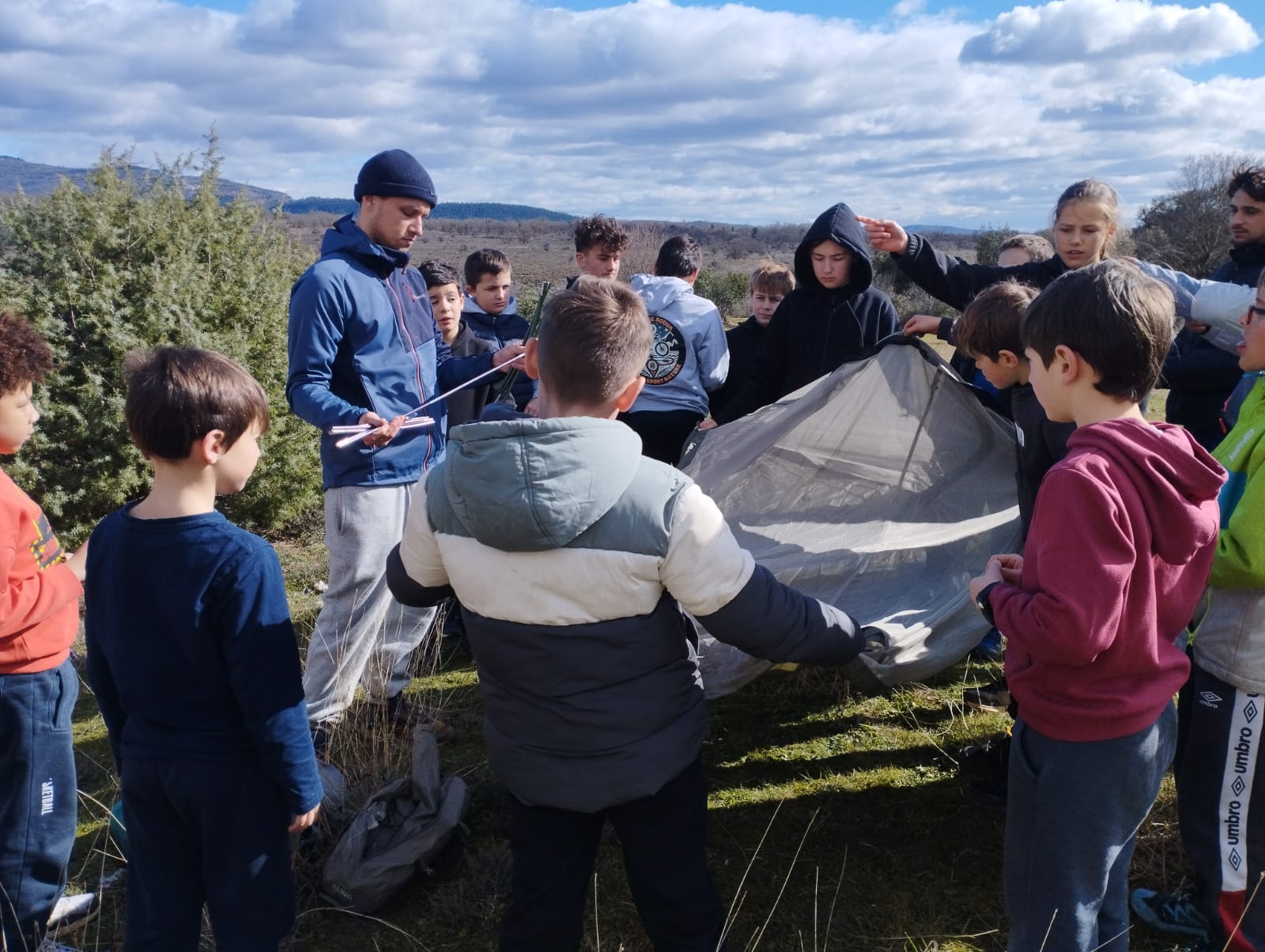 Atelier bivouac avec les enfants
